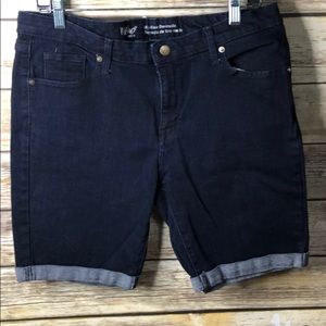 Missimo Mid Rise Bermuda Jean Short!